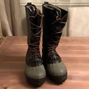 White’s Black and Gray Winter Sno PAC work boots sz 8